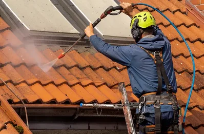 Démoussage et hydrofuge de toiture à Oppedette