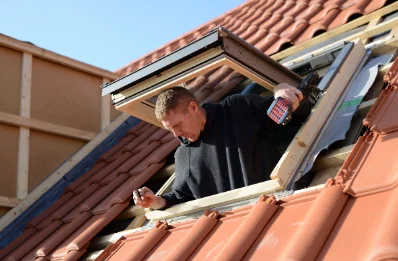Pose de fenêtres de toit Velux à Oppedette